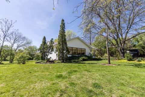 Photo of 11s104 Jackson Street, Burr Ridge, IL 60527 (MLS # 12624677)