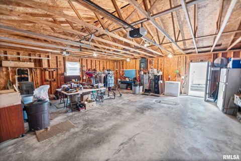 Tiny photo for 1111 S JEFFERSON Street, Salem, IL 62881 (MLS # EB459137)