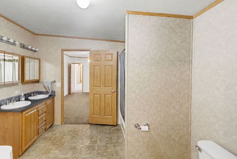 Tiny photo for 1111 S JEFFERSON Street, Salem, IL 62881 (MLS # EB459137)