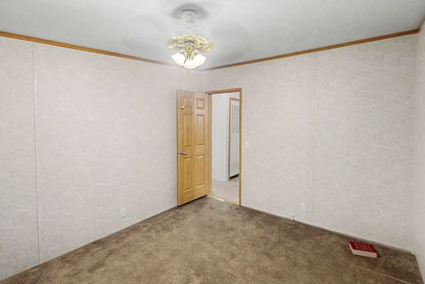 Tiny photo for 1111 S JEFFERSON Street, Salem, IL 62881 (MLS # EB459137)