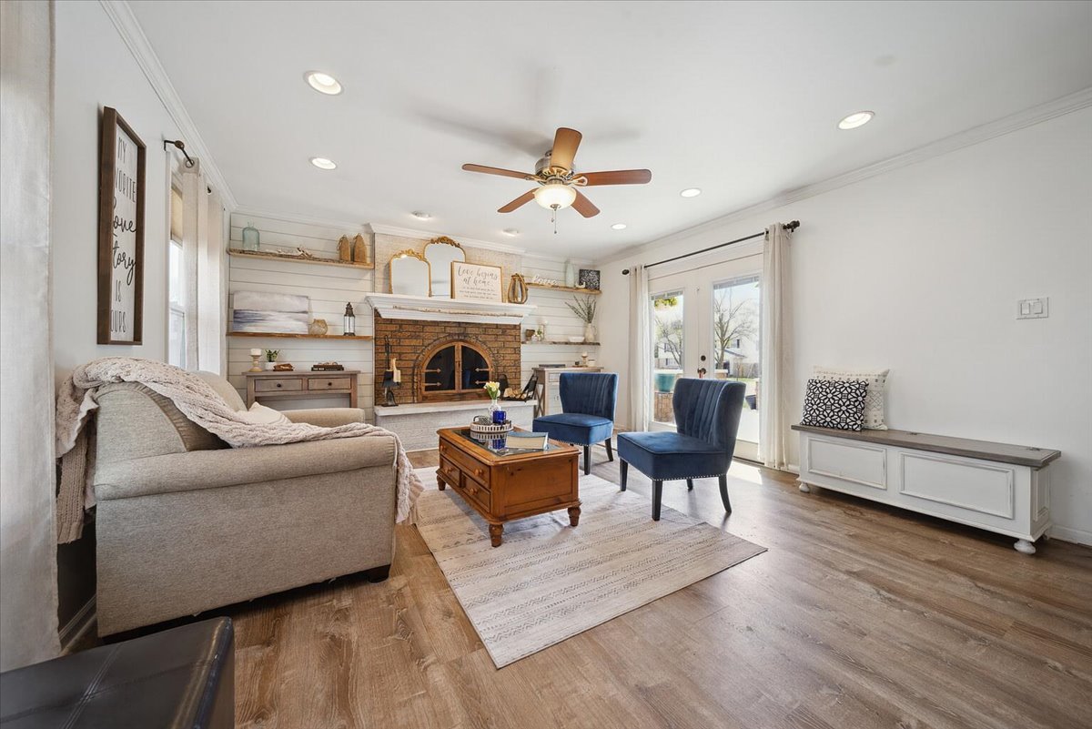 160 S Schmidt Road