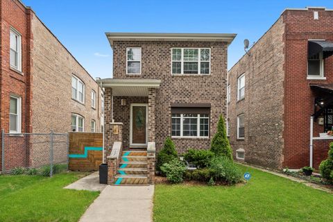 7947 S Clyde Avenue Chicago IL 60617