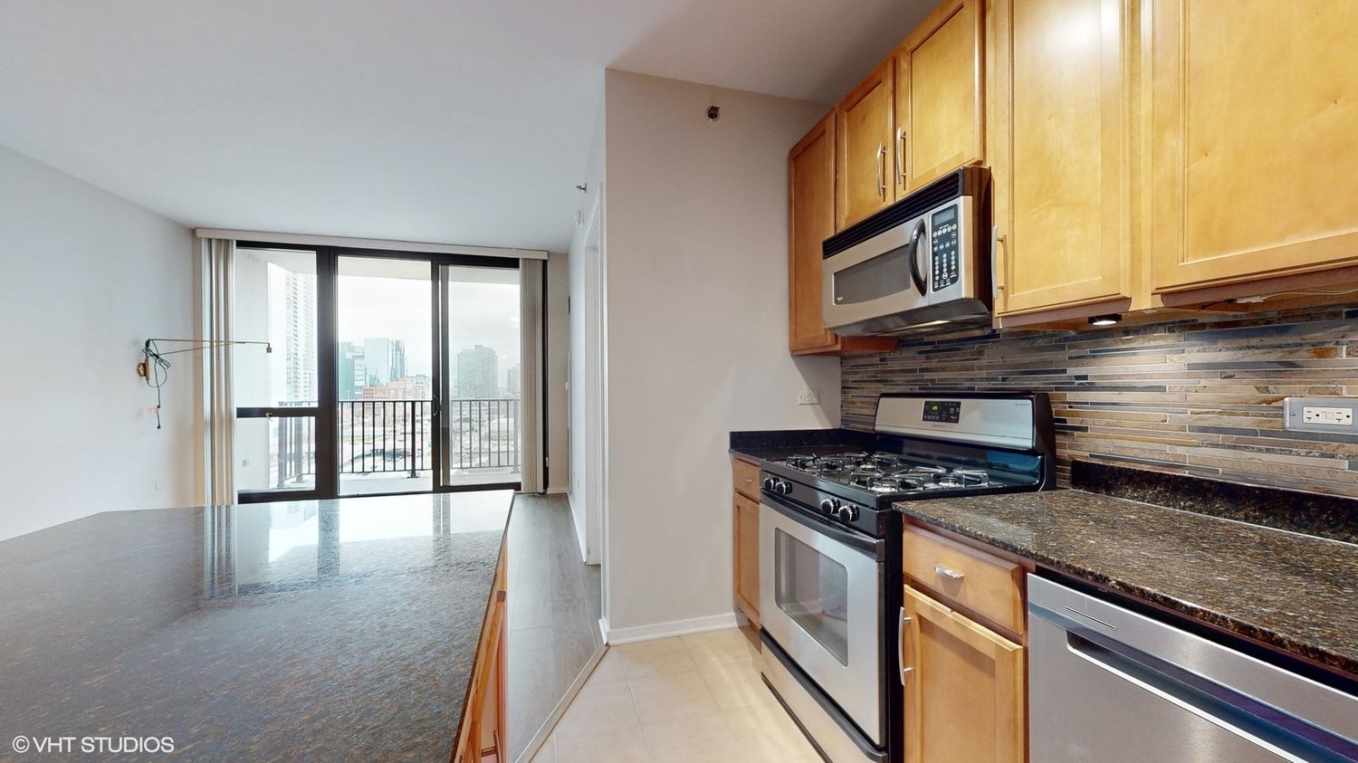 210 S DES PLAINES Street 907