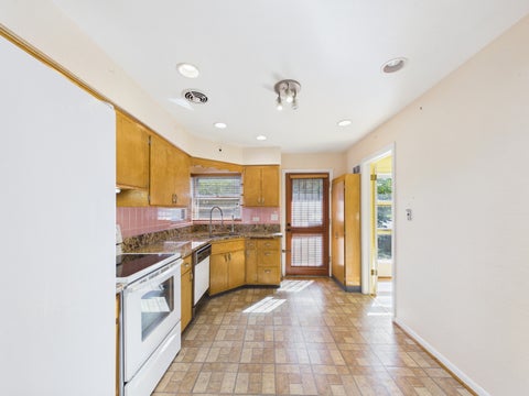 Tiny photo for 7307 N Karlov Avenue, Lincolnwood, IL 60712 (MLS # 12772218)