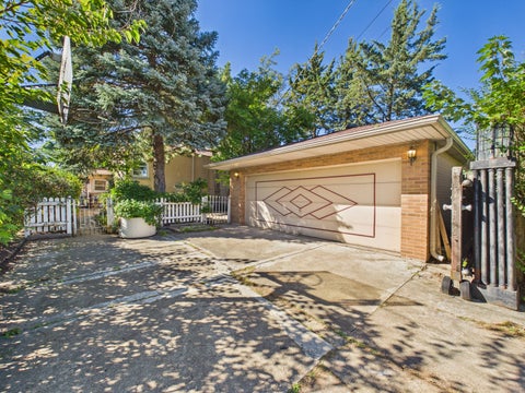 Tiny photo for 7307 N Karlov Avenue, Lincolnwood, IL 60712 (MLS # 12772218)