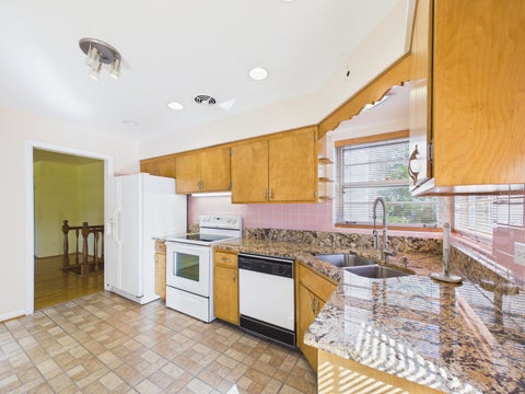 Tiny photo for 7307 N Karlov Avenue, Lincolnwood, IL 60712 (MLS # 12772218)