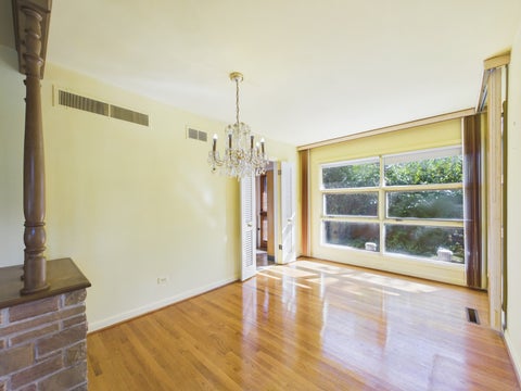 Tiny photo for 7307 N Karlov Avenue, Lincolnwood, IL 60712 (MLS # 12772218)