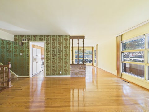 Tiny photo for 7307 N Karlov Avenue, Lincolnwood, IL 60712 (MLS # 12772218)