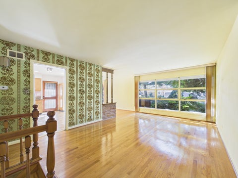 Tiny photo for 7307 N Karlov Avenue, Lincolnwood, IL 60712 (MLS # 12772218)