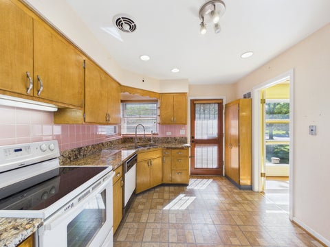 Tiny photo for 7307 N Karlov Avenue, Lincolnwood, IL 60712 (MLS # 12772218)