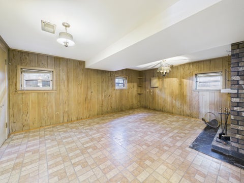 Tiny photo for 7307 N Karlov Avenue, Lincolnwood, IL 60712 (MLS # 12772218)