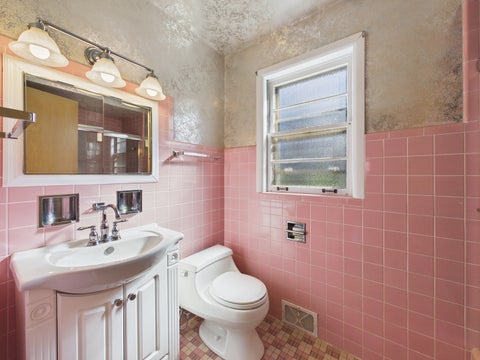 Tiny photo for 7307 N Karlov Avenue, Lincolnwood, IL 60712 (MLS # 12772218)