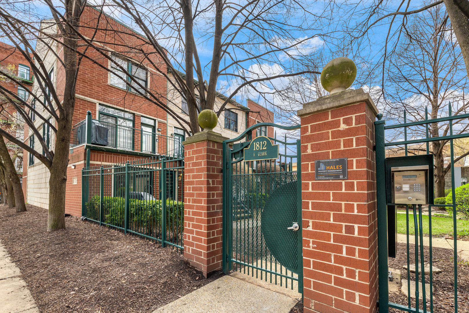 1812 S Clark Street 15