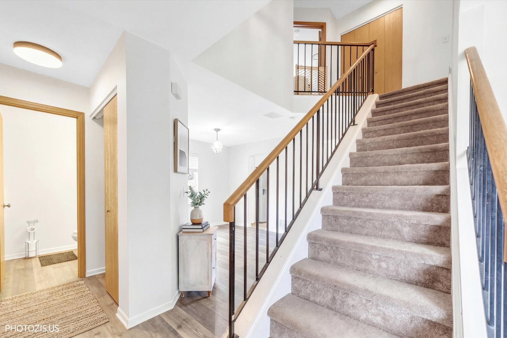 1327 E FOX CHASE Drive