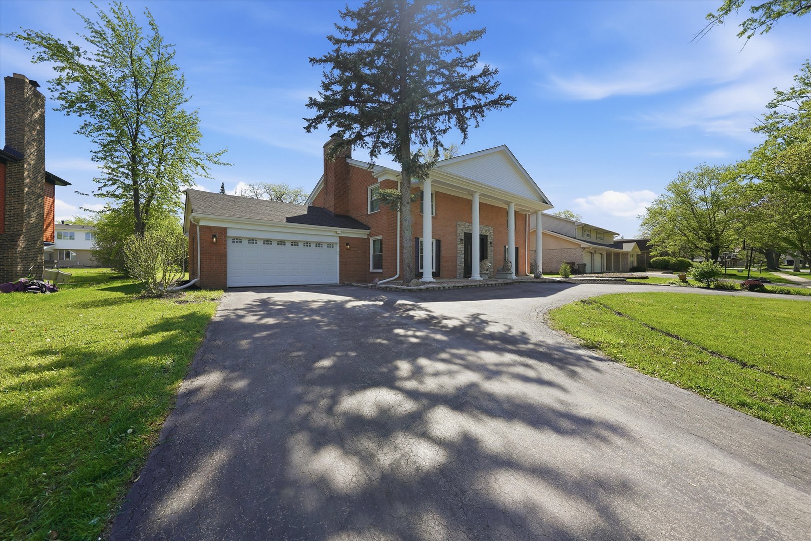 2932 POLLY Lane