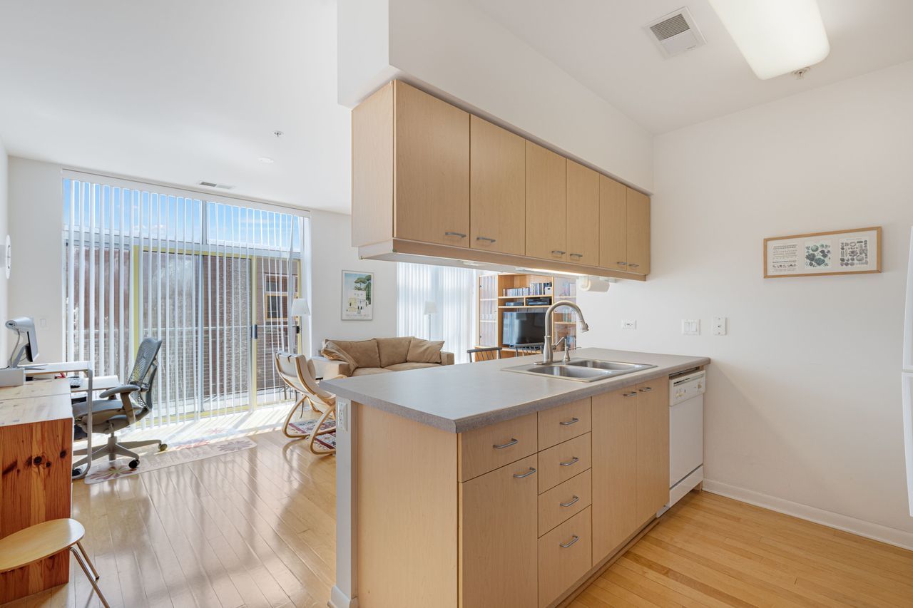 1236 Chicago Avenue 706A