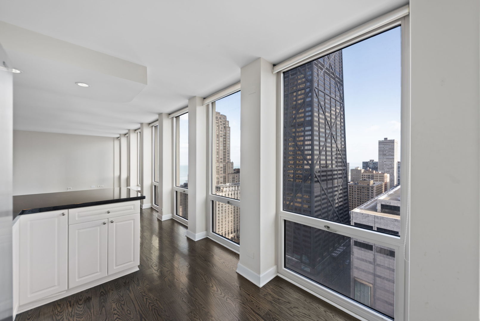 111 E CHESTNUT Street 30C