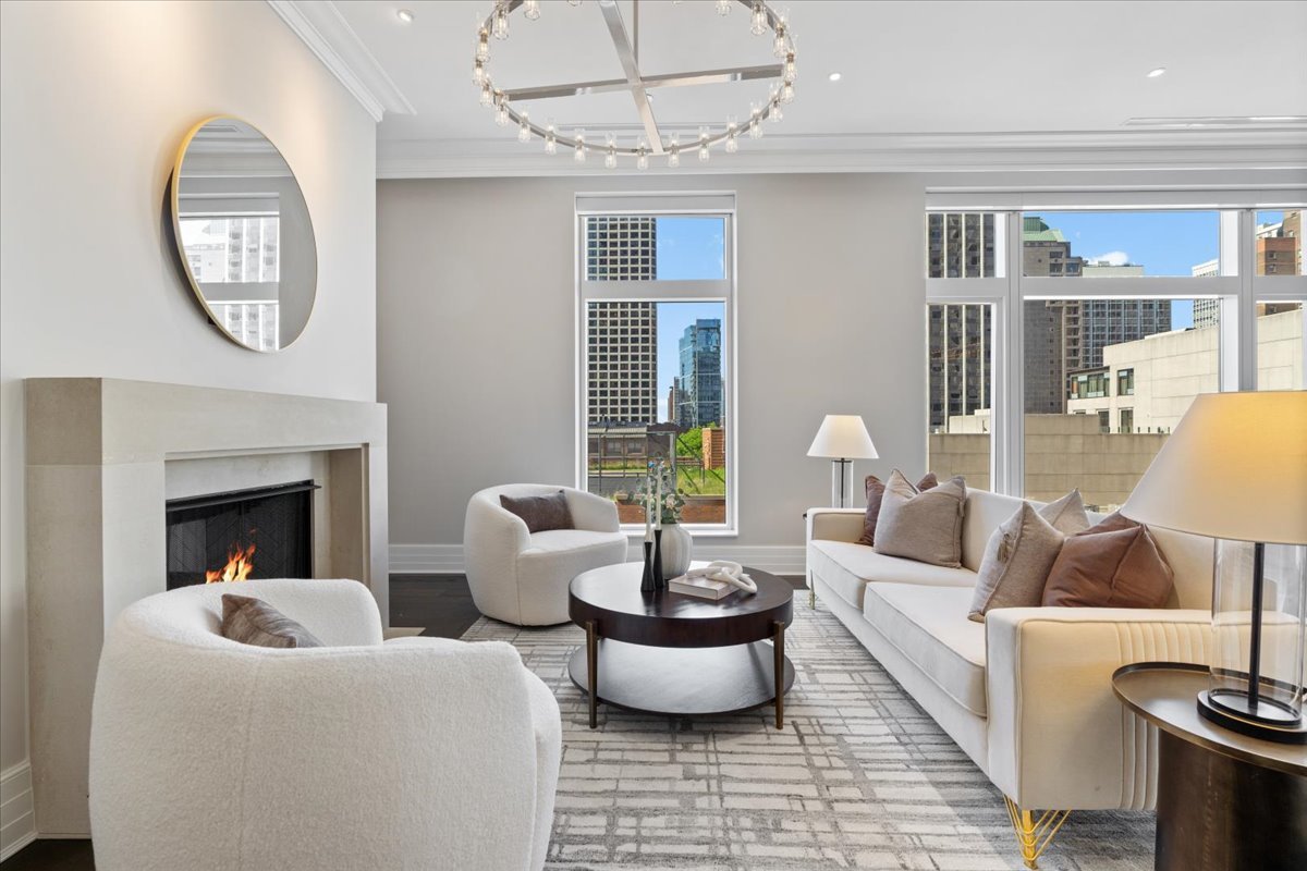 9 W Walton Street 702