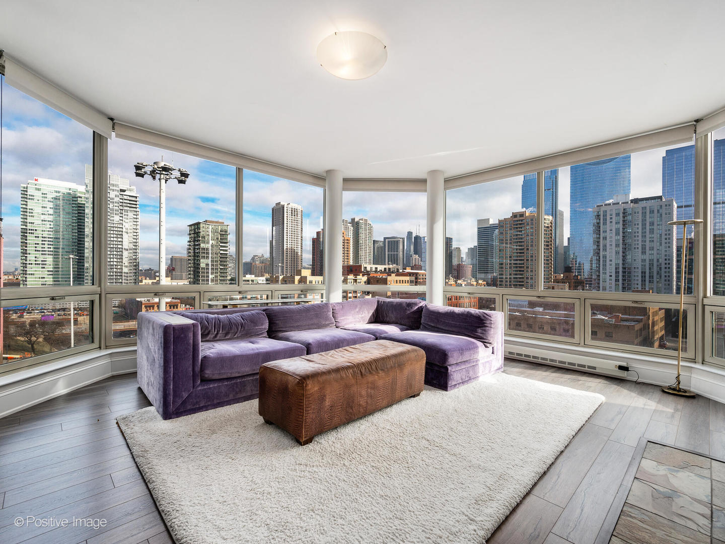 720 W Randolph Street 907