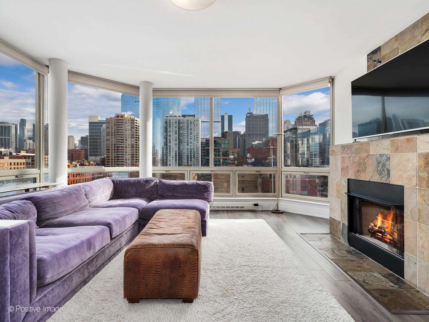 720 W Randolph Street 907
