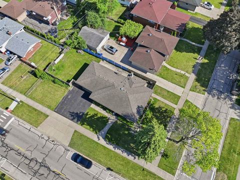 Tiny photo for 2001 Plainfield Drive, Des Plaines, IL 60018 (MLS # 12661364)