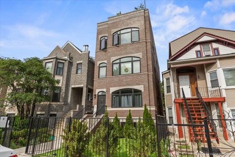 Photo of 824 S Bell Avenue #1, Chicago, IL 60612 (MLS # 12671141)