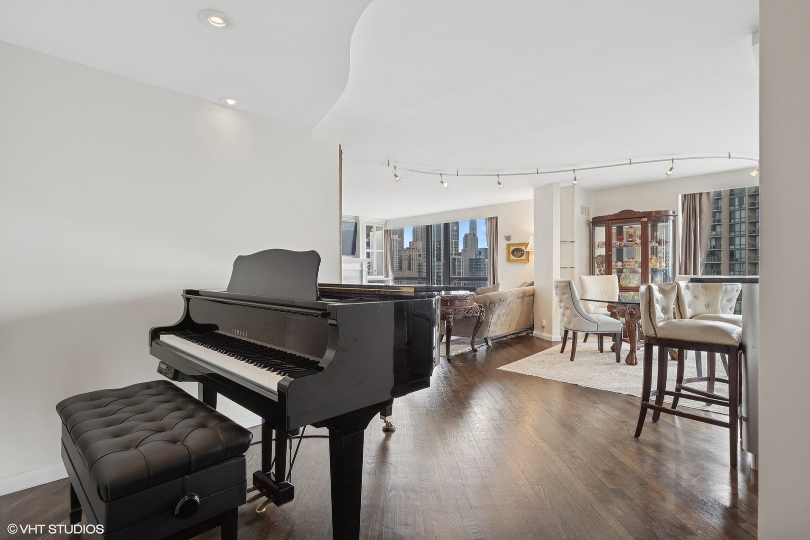 1122 N CLARK Street 3301-10