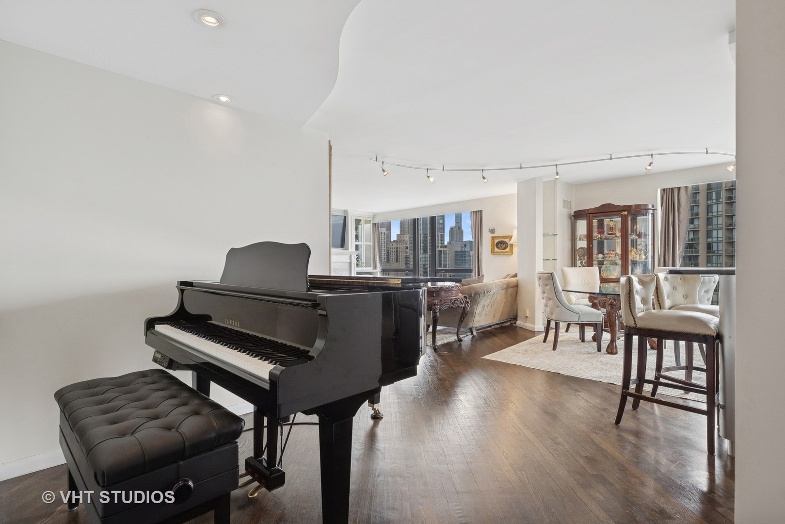 1122 N CLARK Street 3301-10