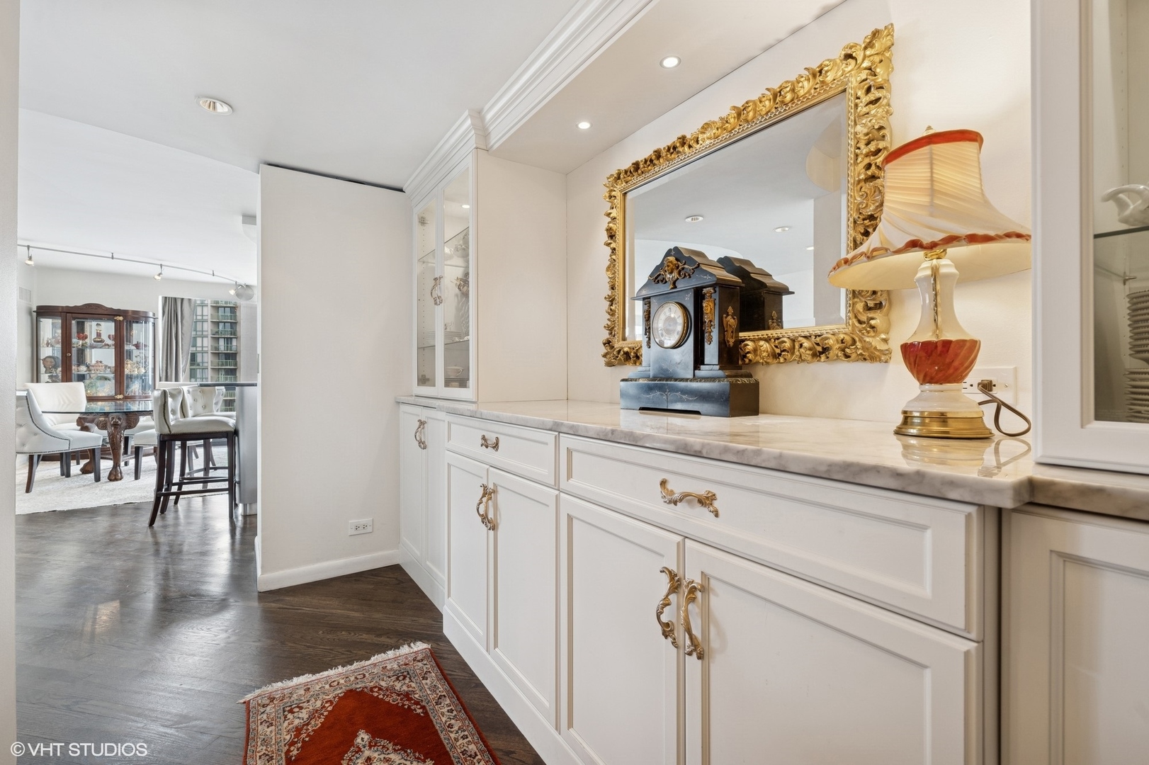 1122 N CLARK Street 3301-10