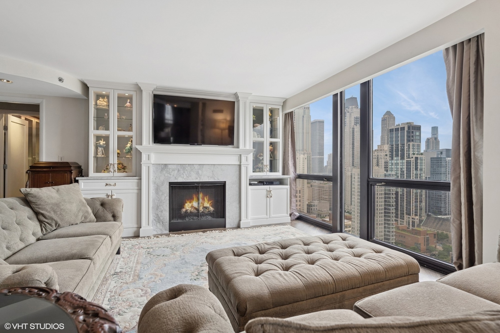 1122 N CLARK Street 3301-10