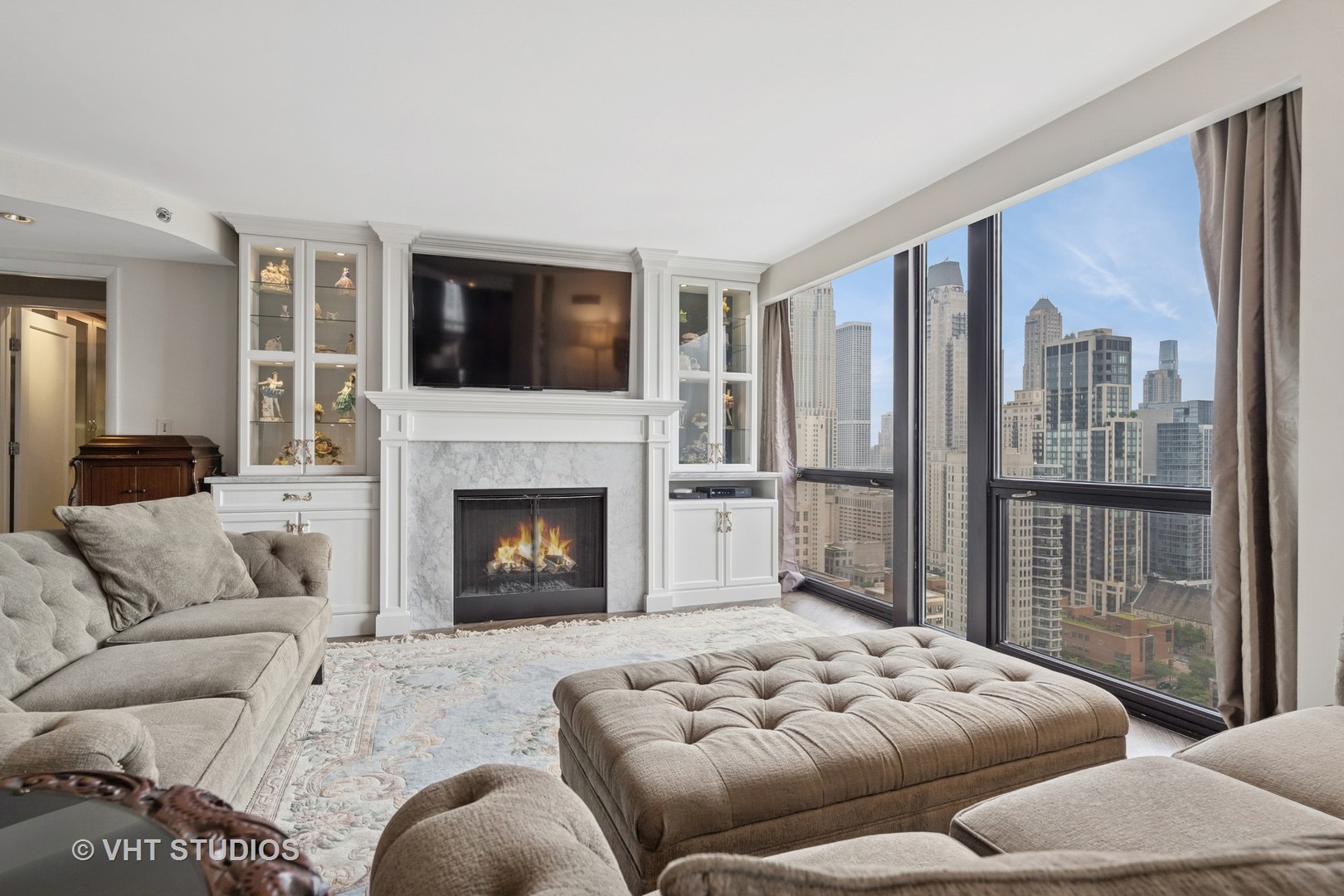 1122 N CLARK Street 3301-10