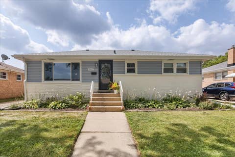 Photo of 4912 Saint Paul Court, Hillside, IL 60162 (MLS # 12705727)