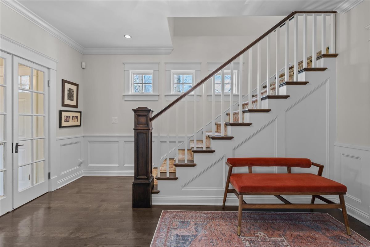 2269 Saint Johns Avenue