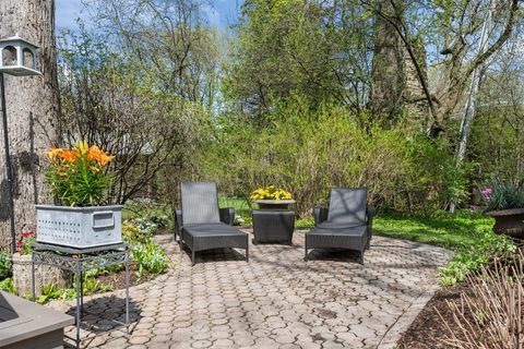 Tiny photo for 2269 Saint Johns Avenue, Highland Park, IL 60035 (MLS # 12625308)