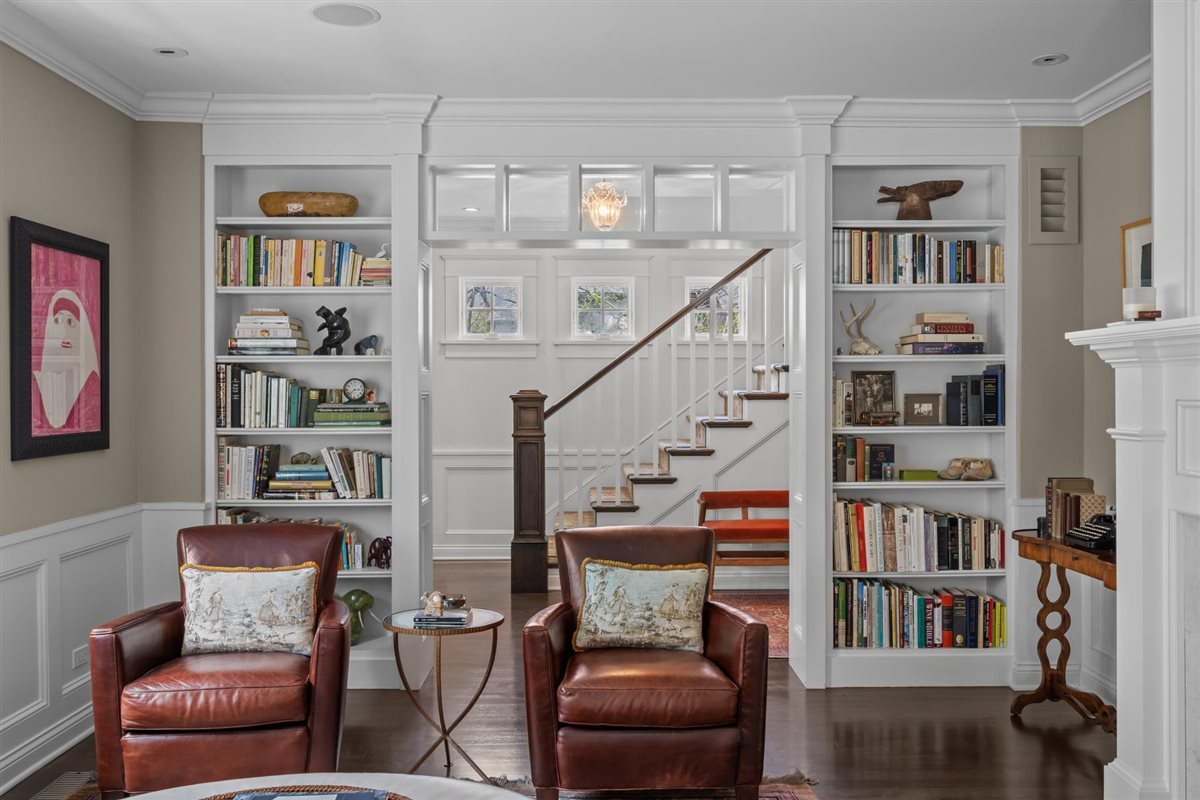 2269 Saint Johns Avenue