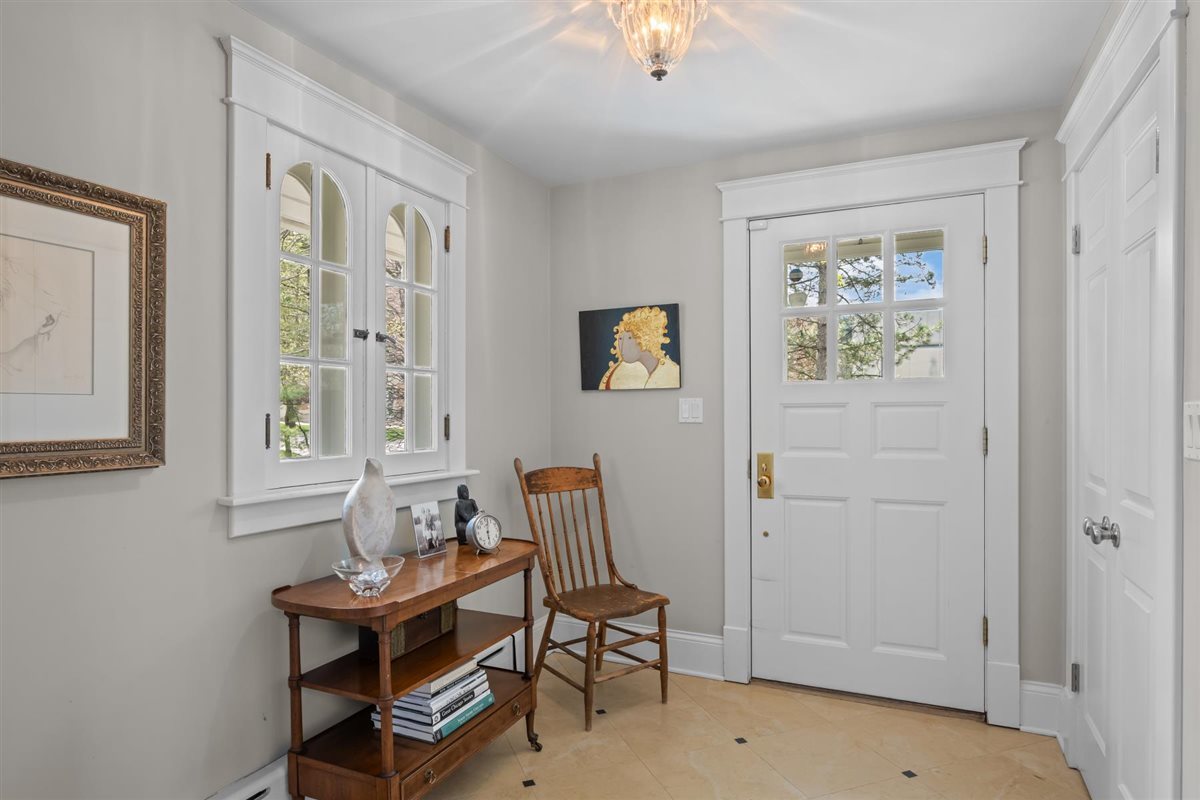 2269 Saint Johns Avenue