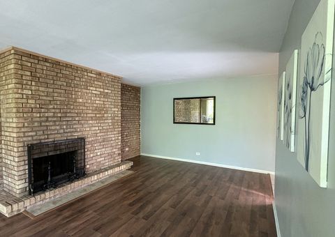 Tiny photo for 5600 Hillcrest Lane #1K, Lisle, IL 60532 (MLS # 12534391)