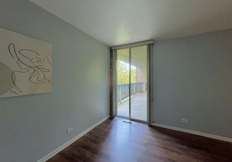 Tiny photo for 5600 Hillcrest Lane #1K, Lisle, IL 60532 (MLS # 12534391)