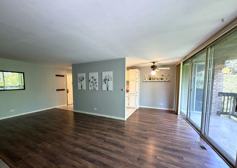 Tiny photo for 5600 Hillcrest Lane #1K, Lisle, IL 60532 (MLS # 12534391)