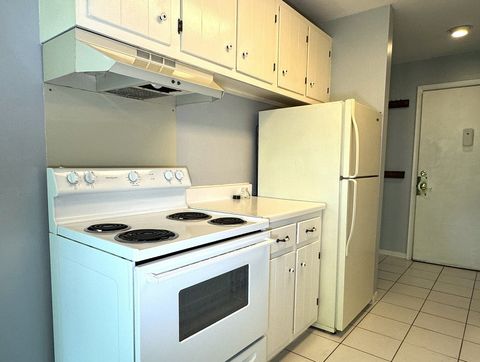 Tiny photo for 5600 Hillcrest Lane #1K, Lisle, IL 60532 (MLS # 12534391)