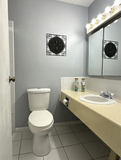 Tiny photo for 5600 Hillcrest Lane #1K, Lisle, IL 60532 (MLS # 12534391)