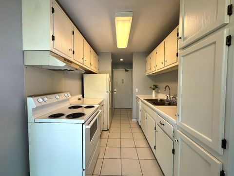 Tiny photo for 5600 Hillcrest Lane #1K, Lisle, IL 60532 (MLS # 12534391)