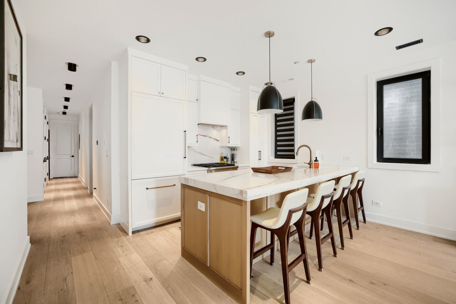 1648 W Diversey Parkway 2E