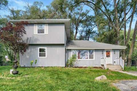 Photo of 2705 Russett Road, McHenry, IL 60050 (MLS # 12789532)