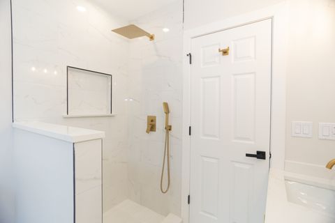 Tiny photo for 5529 W CORNELIA Avenue, Chicago, IL 60641 (MLS # 12550595)