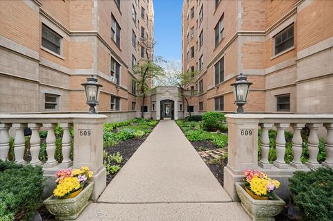 Photo of 609 W Stratford Place #3B, Chicago, IL 60657 (MLS # 12587754)