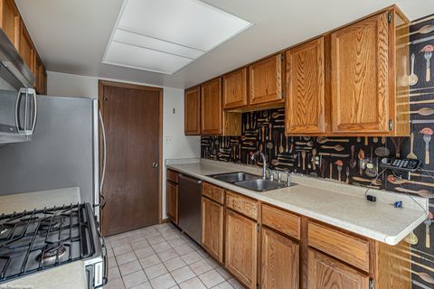 Tiny photo for 7140 Olde Gatehouse Road, Tinley Park, IL 60477 (MLS # 12510994)