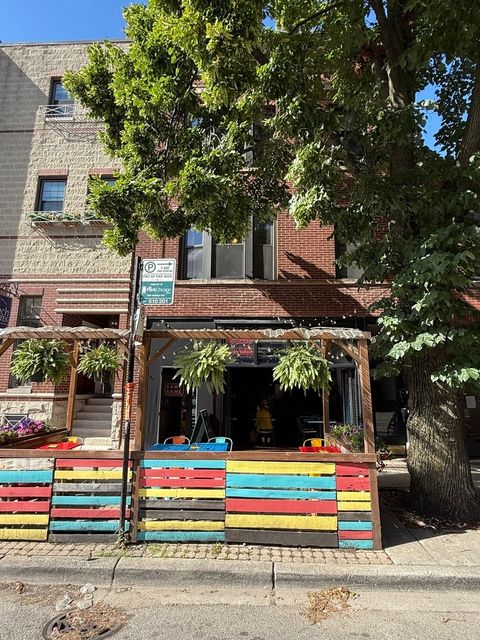 2022 W Roscoe Street 2 Chicago IL 60618