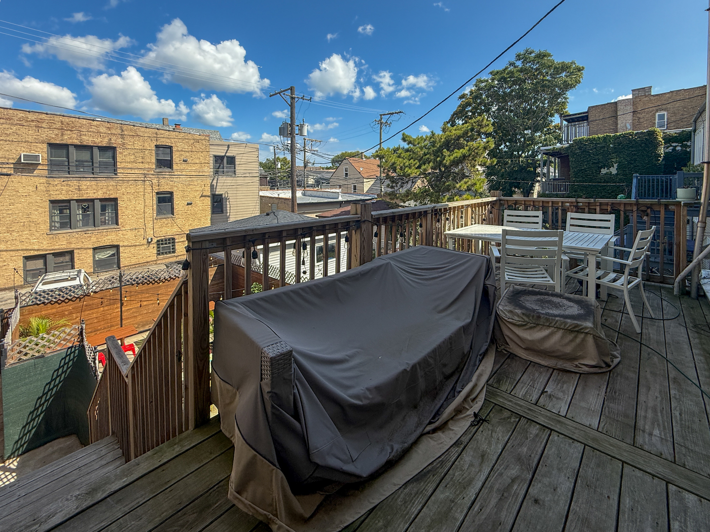 2022 W Roscoe Street 2