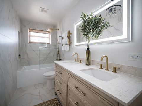 Tiny photo for 9133 S Meade Avenue, Oak Lawn, IL 60453 (MLS # 12589111)